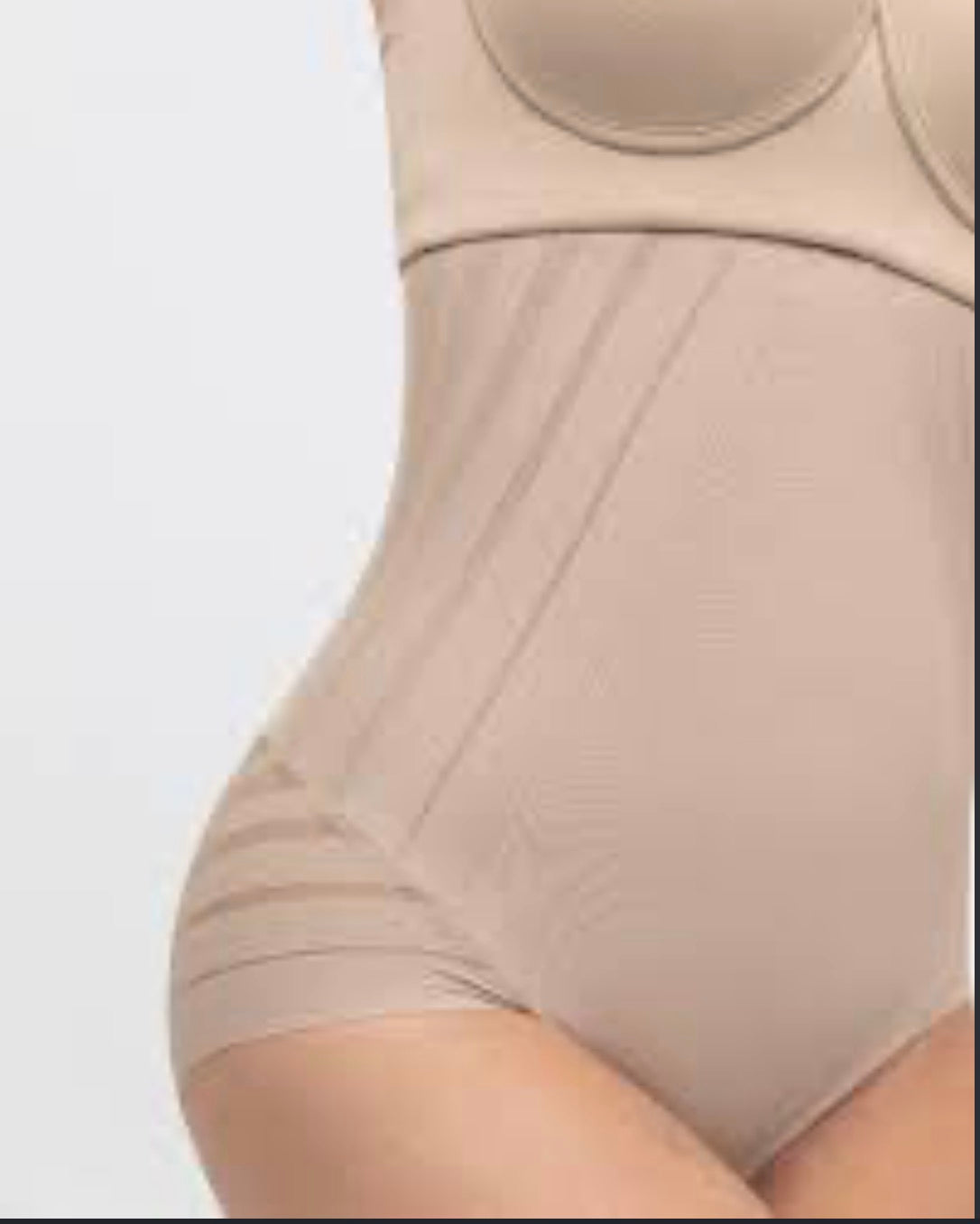 Pantie talle alto de compresión. Marca Leonisa